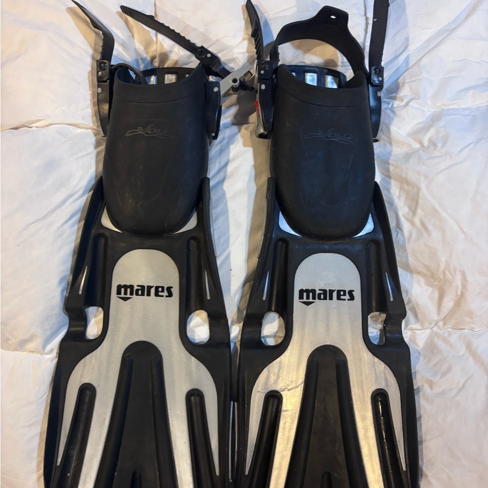Mares Volvo Black & Gray Open-Heel Scuba Fins